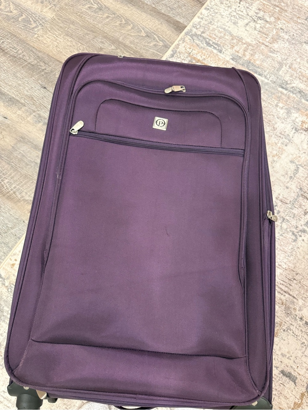Lightweight Purple Spinner Luggage Carry-On with Exterior Pocket